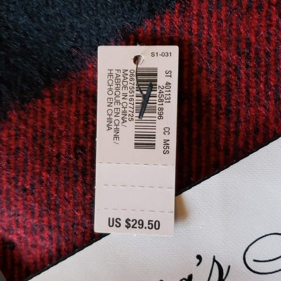 Victoria Secrets Winter Angel Collection Scarf - Picture 7 of 7